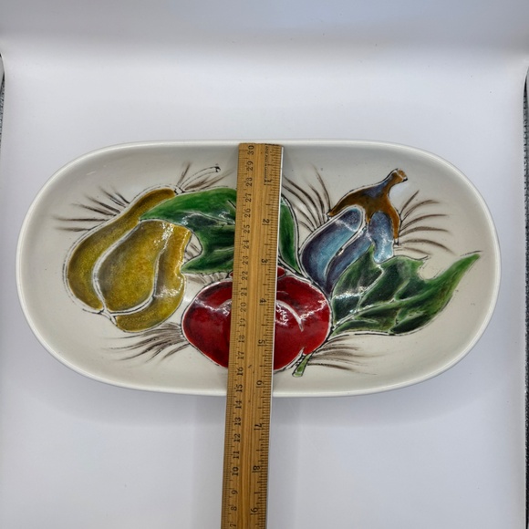 Vintage Piemmepi Italian majolica ceramic oval vegetable themed serving bowl. - Picture 5 of 9
